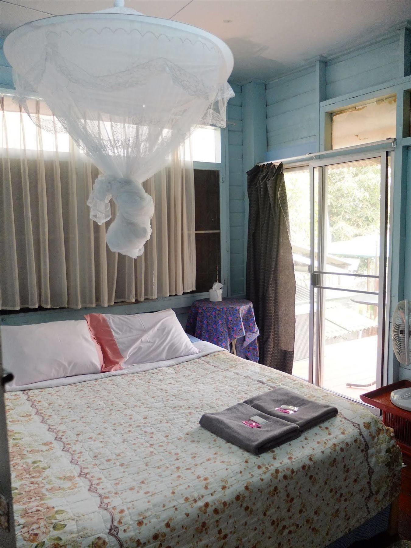 Boonmee Guest House Chiang Mai Esterno foto