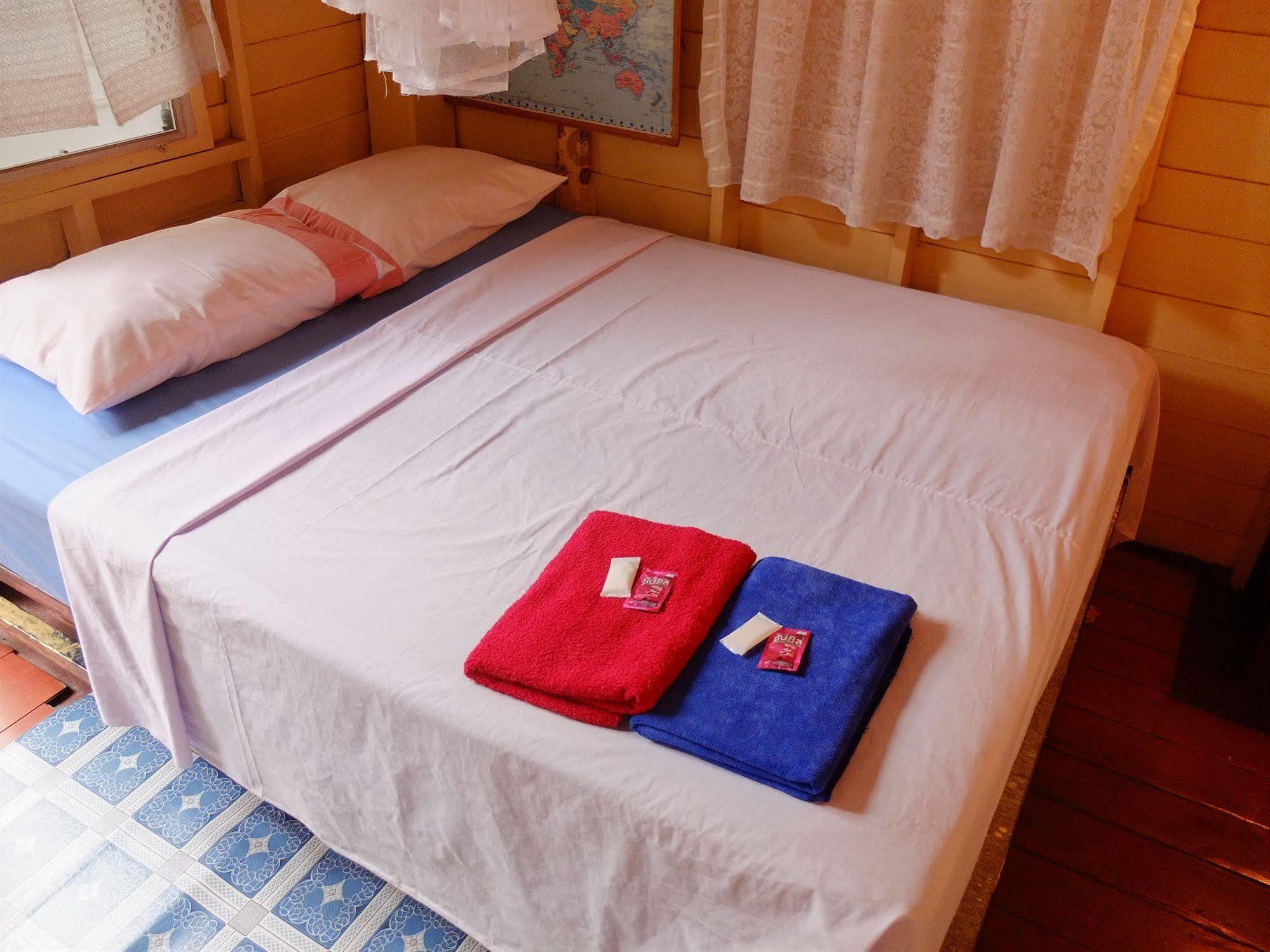 Boonmee Guest House Chiang Mai Esterno foto